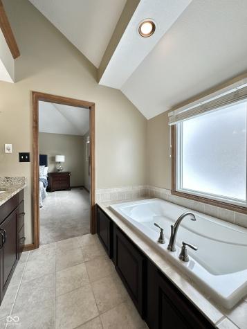 9233 Lakewind Court Indianapolis IN 46256