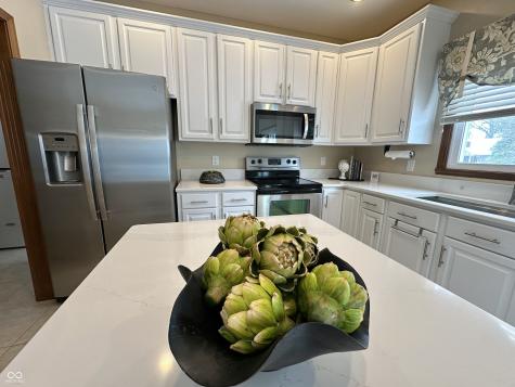 9233 Lakewind Court Indianapolis IN 46256