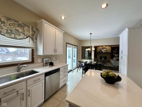 9233 Lakewind Court Indianapolis IN 46256