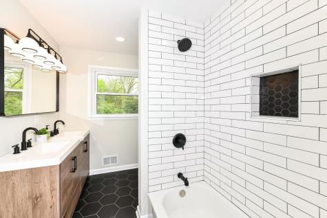 3735 Briarwood Drive Indianapolis IN 46240