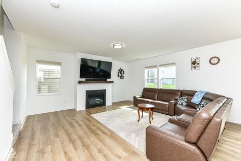 17267 Hanningfield Way Westfield IN 46074