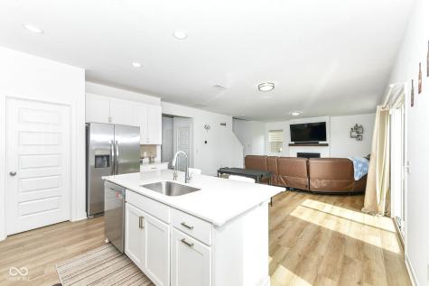 17267 Hanningfield Way Westfield IN 46074