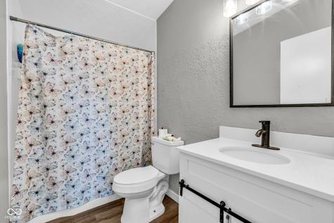 1607 Elmhurst Drive Indianapolis IN 46219