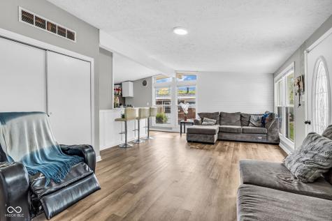 1607 Elmhurst Drive Indianapolis IN 46219