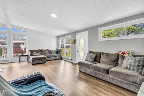 1607 Elmhurst Drive Indianapolis IN 46219