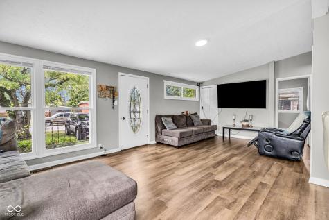 1607 Elmhurst Drive Indianapolis IN 46219