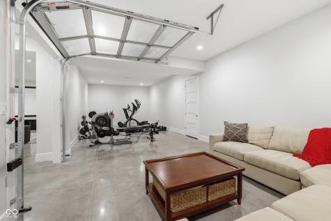 8460 Hunt Club Road Zionsville IN 46077