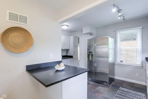 5646 Rosslyn Avenue Indianapolis IN 46220