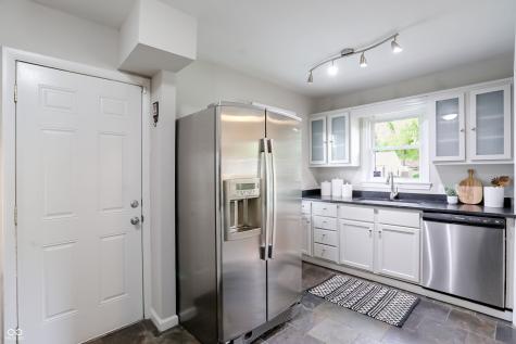 5646 Rosslyn Avenue Indianapolis IN 46220