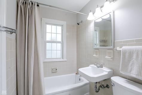 5646 Rosslyn Avenue Indianapolis IN 46220