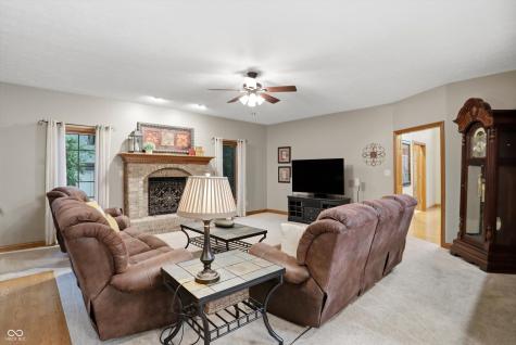 4302 W Woodbridge Lane New Palestine IN 46163