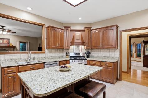 4302 W Woodbridge Lane New Palestine IN 46163