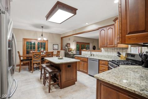 4302 W Woodbridge Lane New Palestine IN 46163