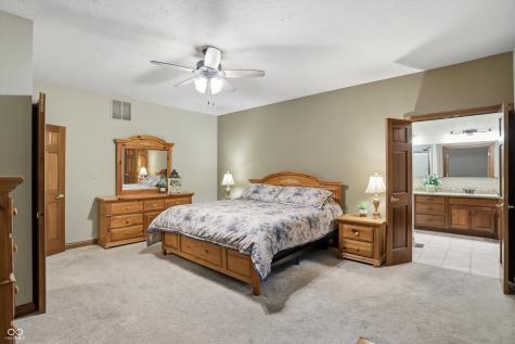 4302 W Woodbridge Lane New Palestine IN 46163