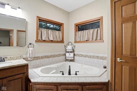 4302 W Woodbridge Lane New Palestine IN 46163
