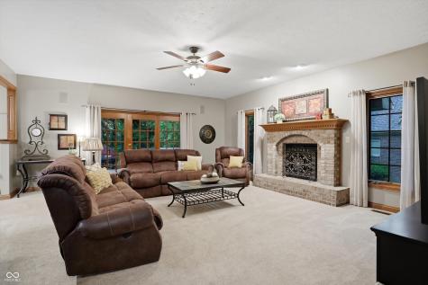 4302 W Woodbridge Lane New Palestine IN 46163