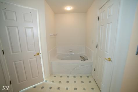 10762 Galant Fox Court Indianapolis IN 46234