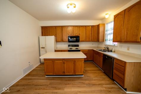 10762 Galant Fox Court Indianapolis IN 46234