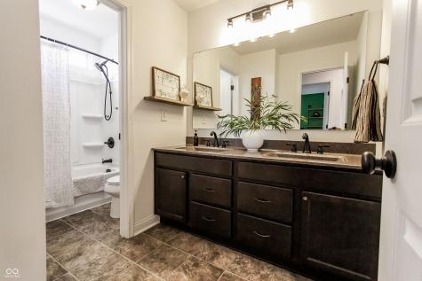 2382 Silver Rose Drive Avon IN 46123