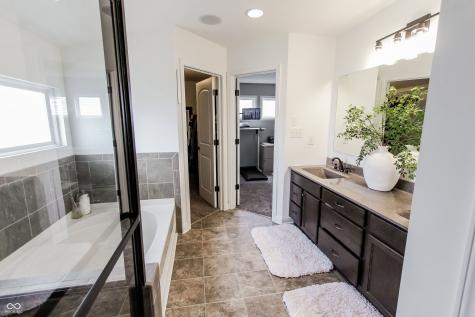 2382 Silver Rose Drive Avon IN 46123