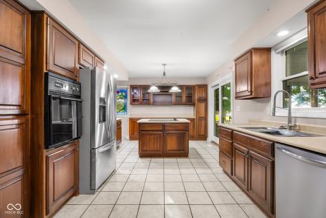 3660 E 300 S Columbus IN 47201