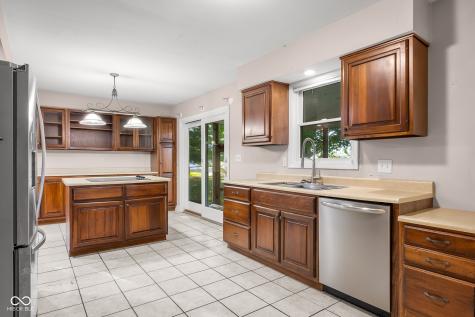 3660 E 300 S Columbus IN 47201