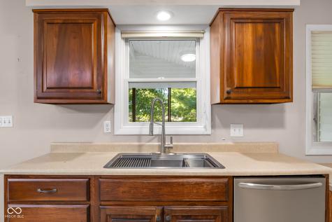 3660 E 300 S Columbus IN 47201