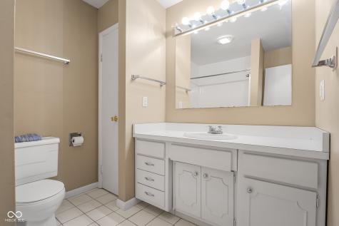 3660 E 300 S Columbus IN 47201