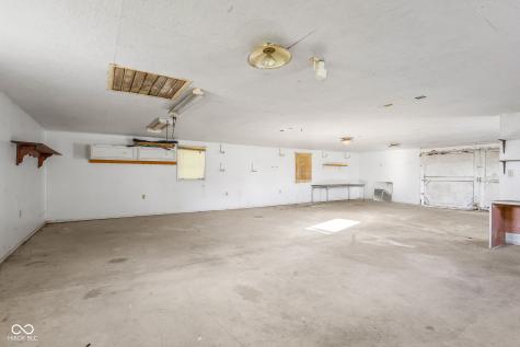 3660 E 300 S Columbus IN 47201