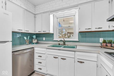 1687 N Avon Avenue Avon IN 46123