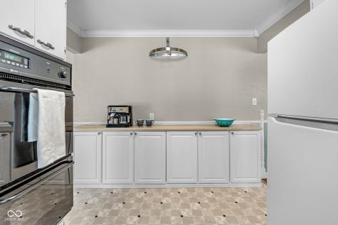 1687 N Avon Avenue Avon IN 46123