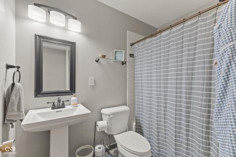 8109 Laura Lynne Lane Indianapolis IN 46217