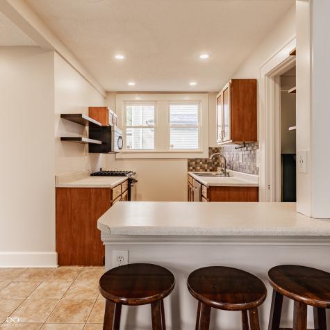 325 E 37th Street Indianapolis IN 46205