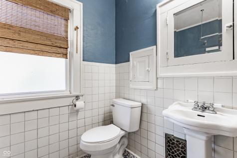 325 E 37th Street Indianapolis IN 46205