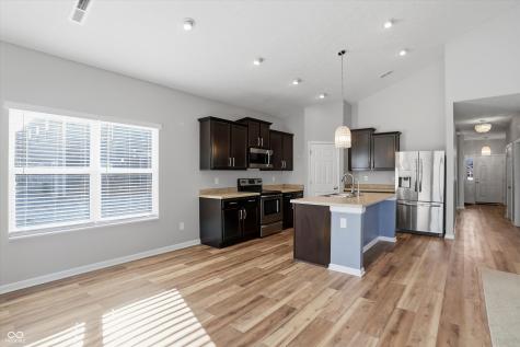 121 Halldale Drive Whiteland IN 46184