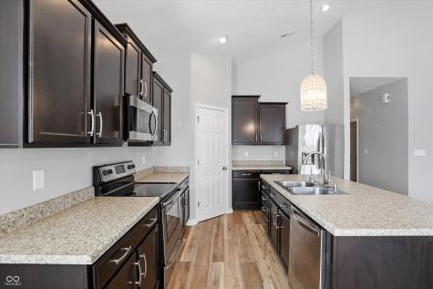 121 Halldale Drive Whiteland IN 46184