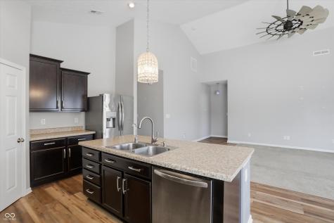121 Halldale Drive Whiteland IN 46184