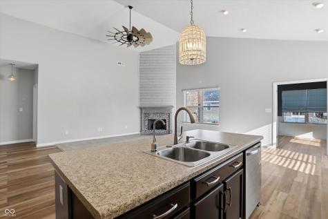 121 Halldale Drive Whiteland IN 46184