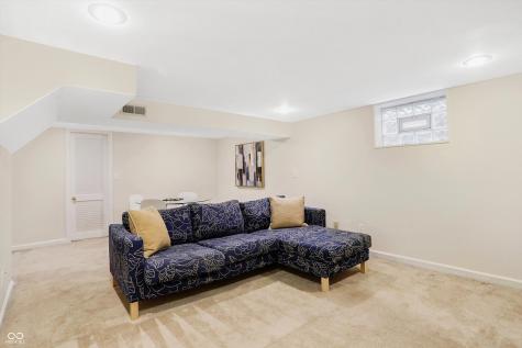 5930 Crestview Avenue Indianapolis IN 46220