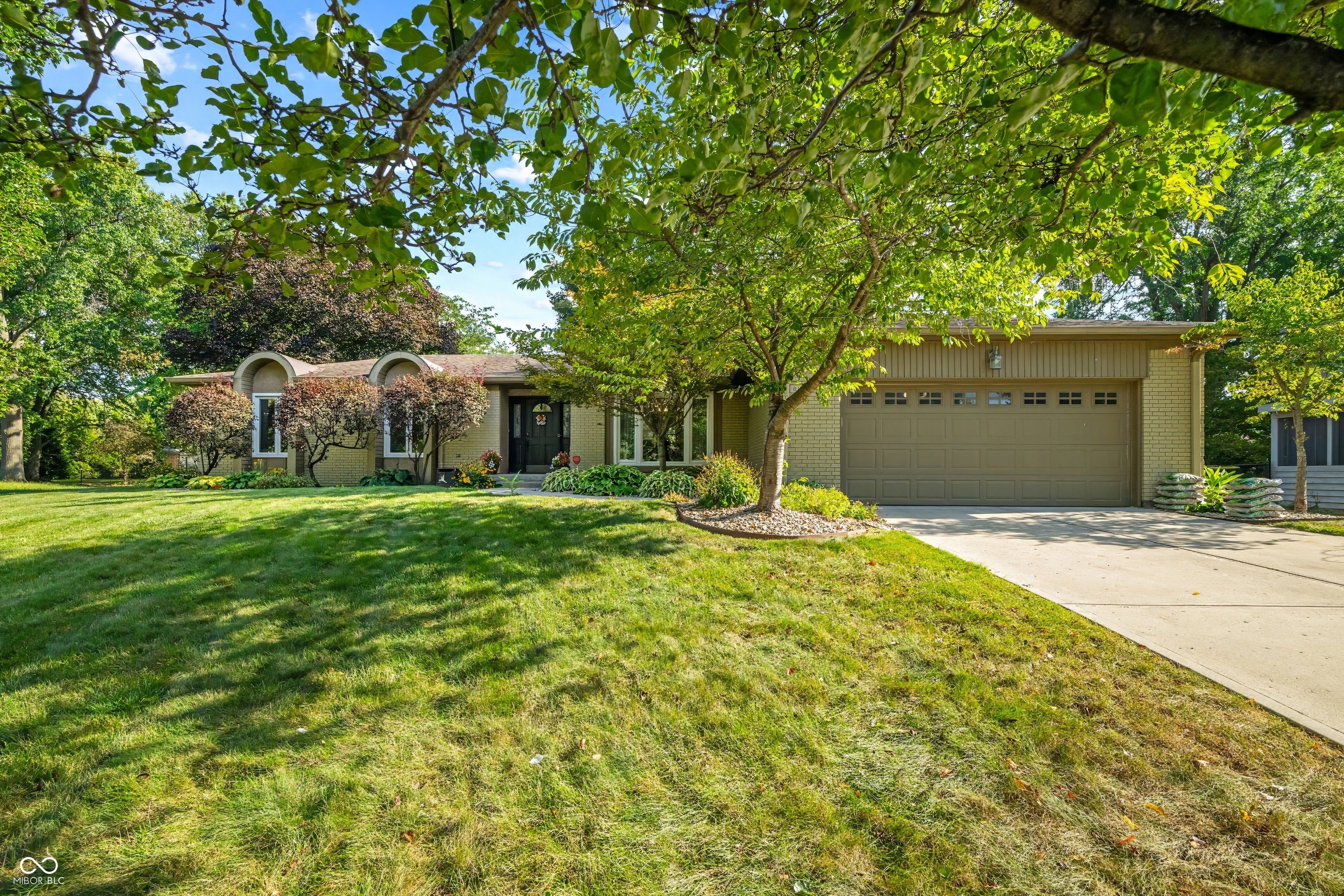 613 Grand Mesa Court Indianapolis IN 46217