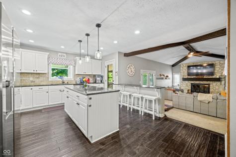 613 Grand Mesa Court Indianapolis IN 46217
