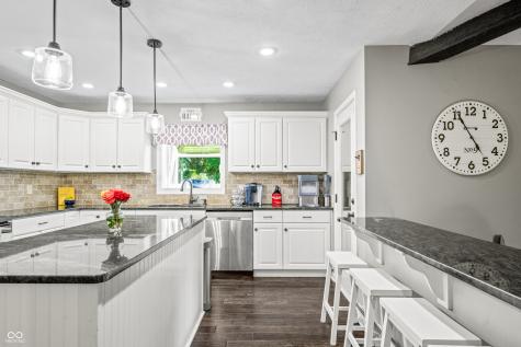 613 Grand Mesa Court Indianapolis IN 46217