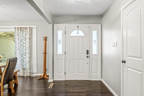 613 Grand Mesa Court Indianapolis IN 46217