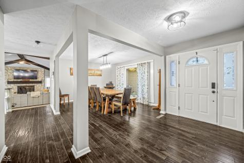 613 Grand Mesa Court Indianapolis IN 46217