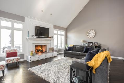 9904 Oak Ridge Drive Zionsville IN 46077