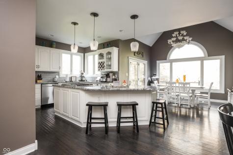 9904 Oak Ridge Drive Zionsville IN 46077