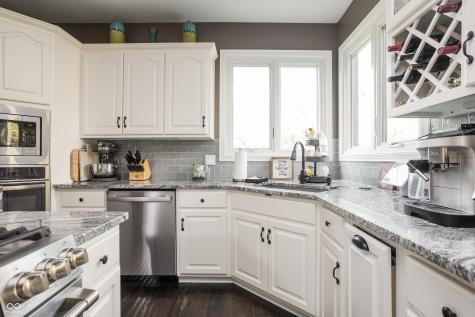 9904 Oak Ridge Drive Zionsville IN 46077