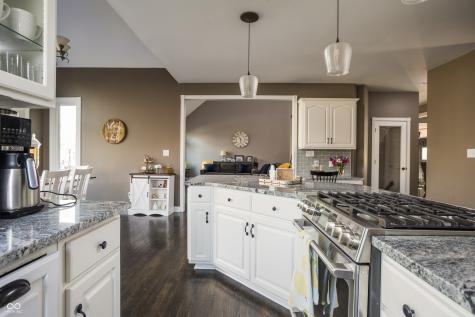9904 Oak Ridge Drive Zionsville IN 46077