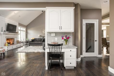 9904 Oak Ridge Drive Zionsville IN 46077