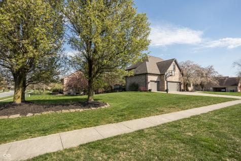 9904 Oak Ridge Drive Zionsville IN 46077